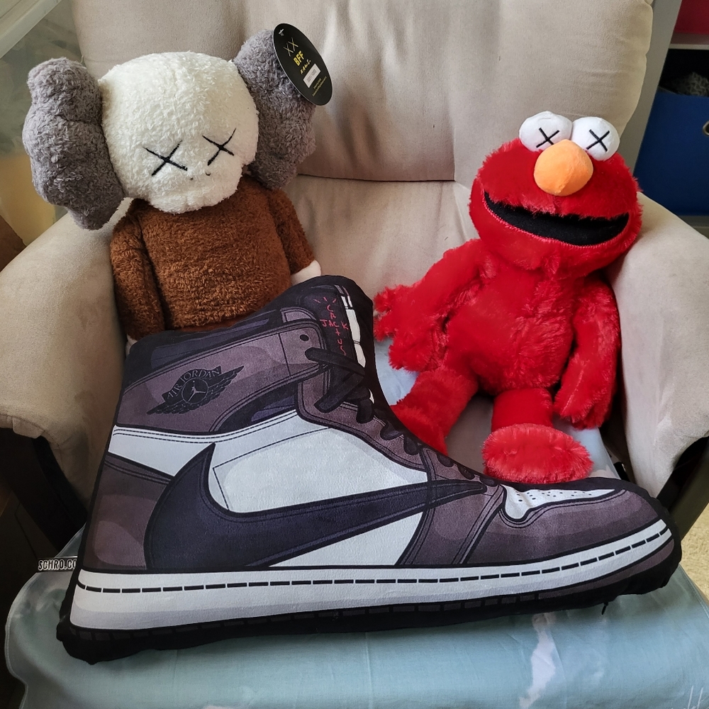 AJ1Mocha High Sneaker Pillow